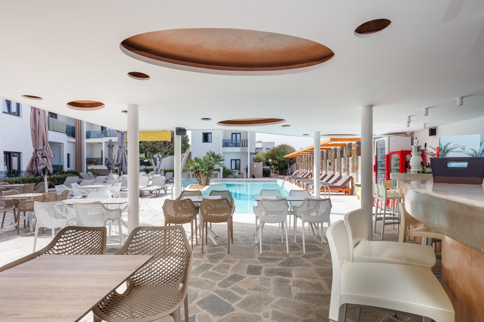 Aparthotel Golden Bay 4*