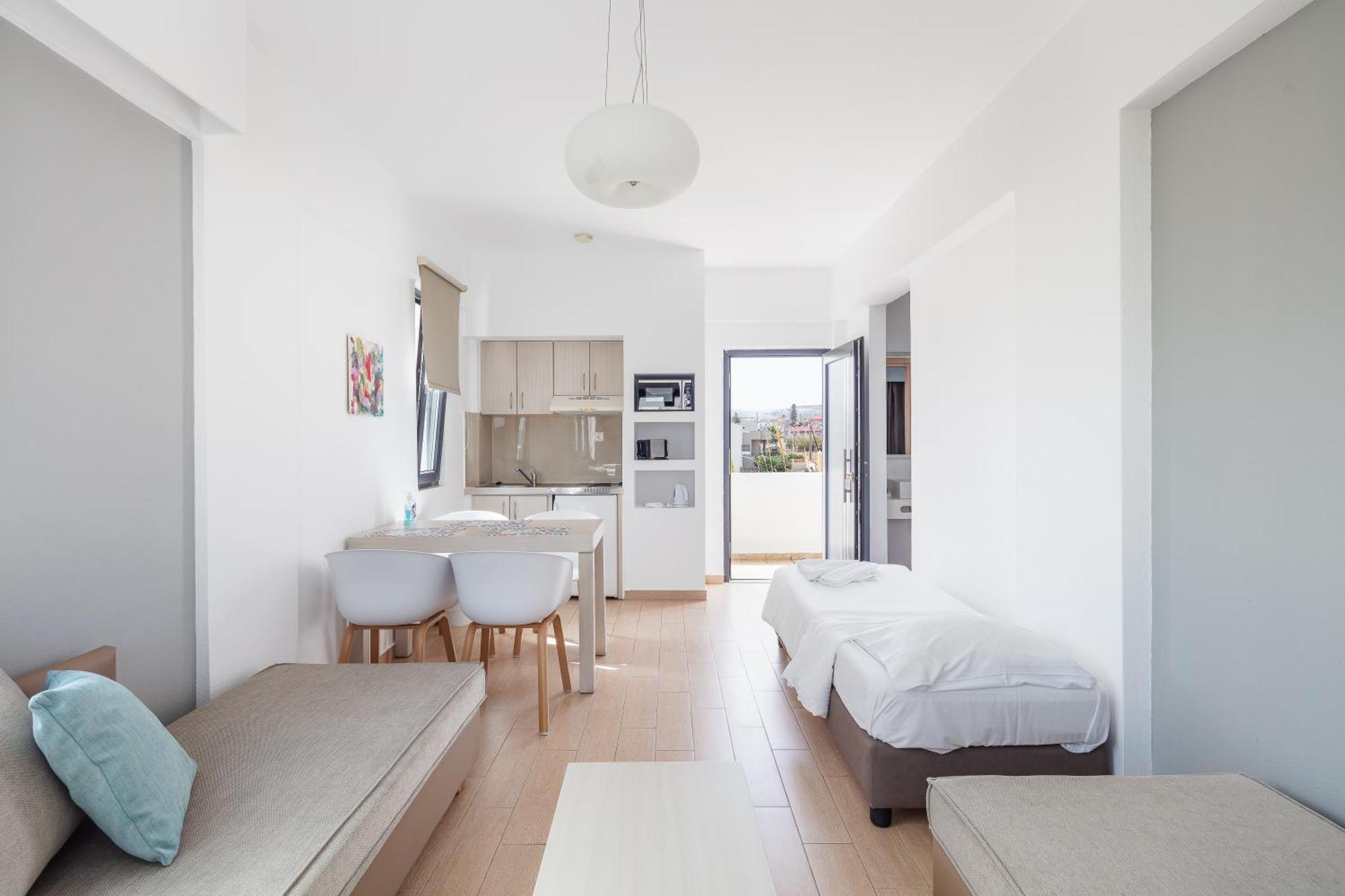 Golden Bay Aparthotel 4*