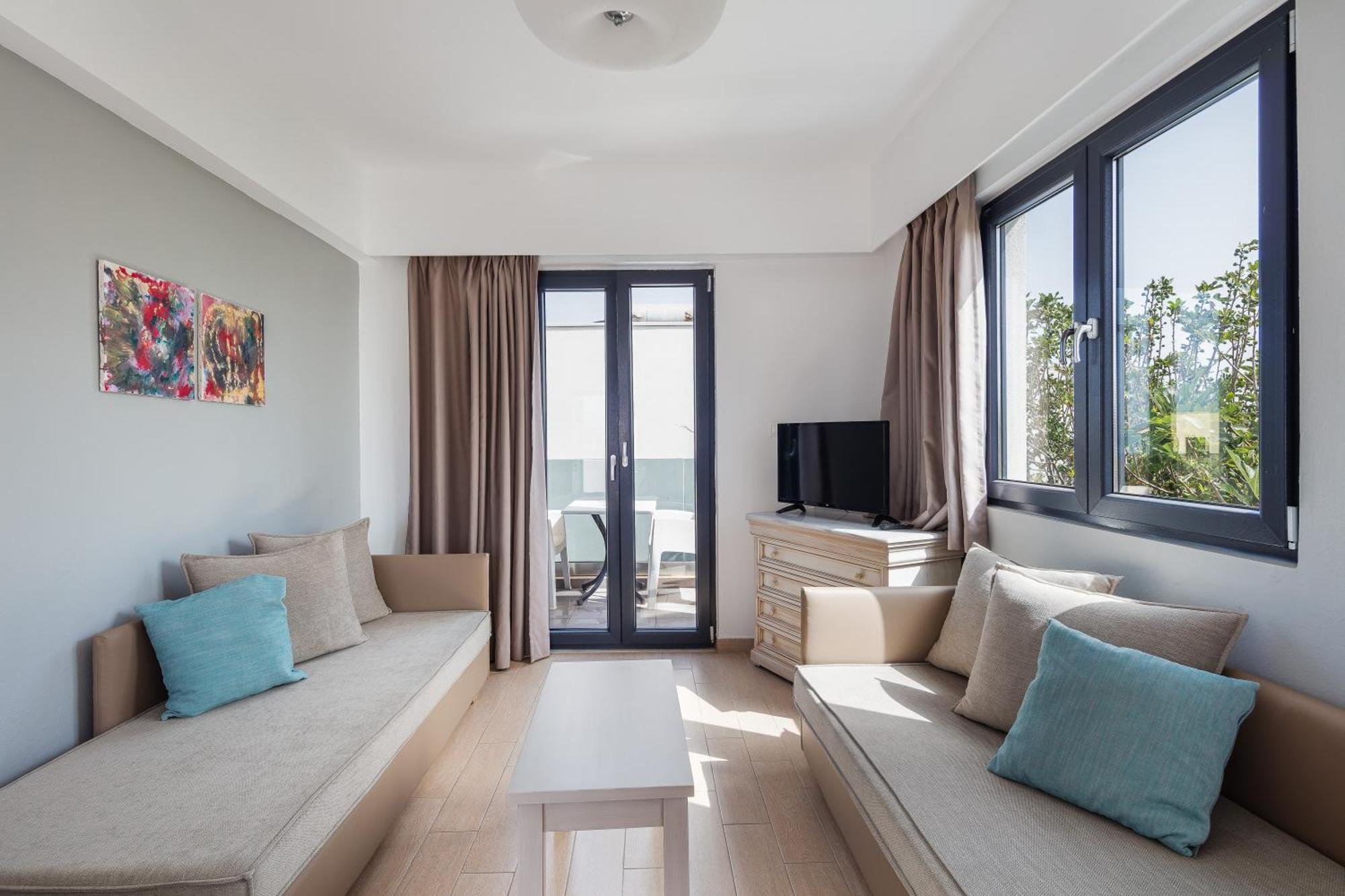 Golden Bay Aparthotel Kokkini Hani