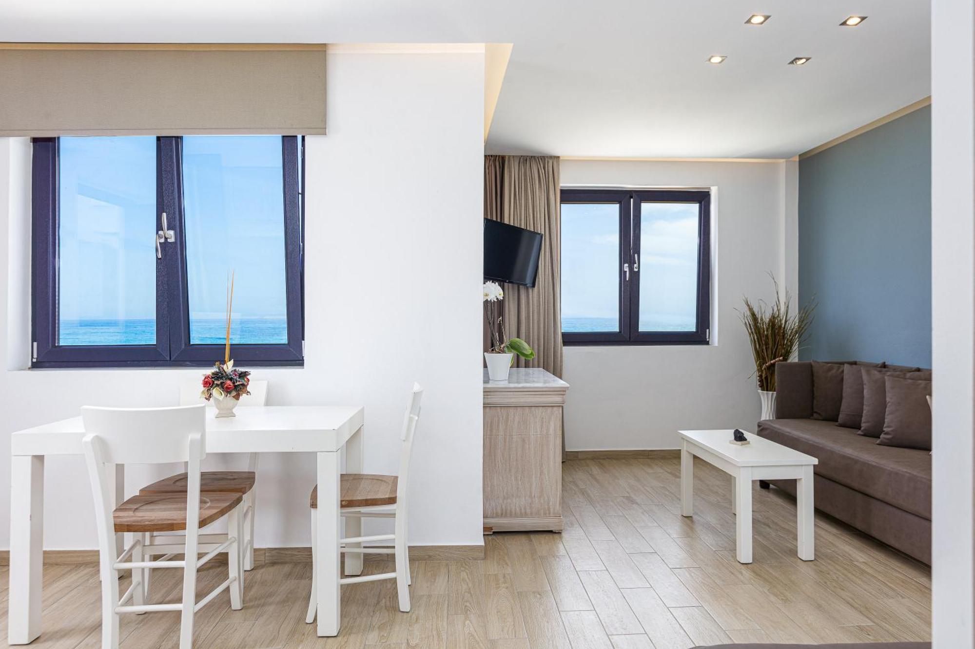 Golden Bay Aparthotel 4*
