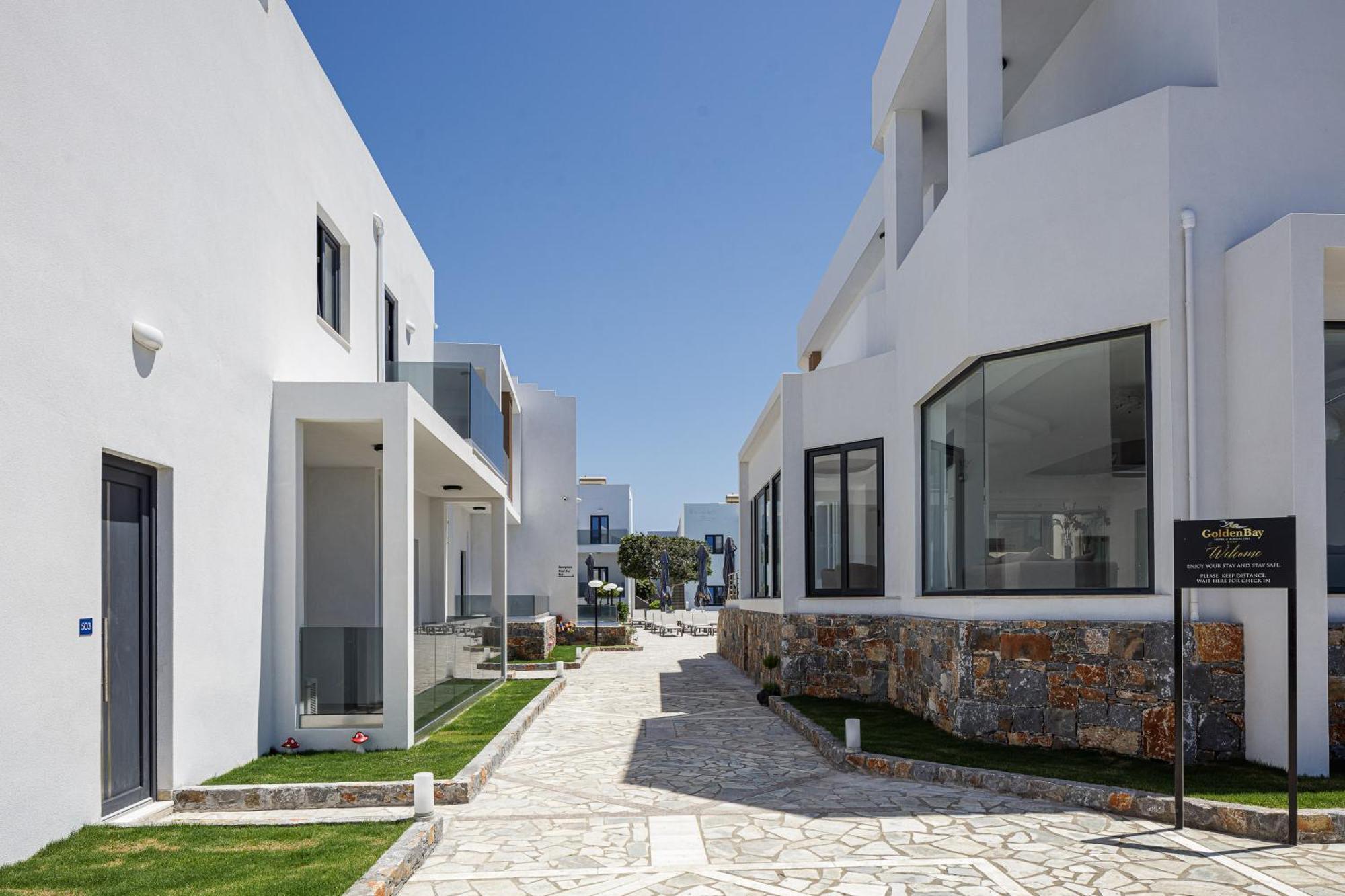 Hotel apartamentowy Golden Bay Boutique & Kokkini Hani